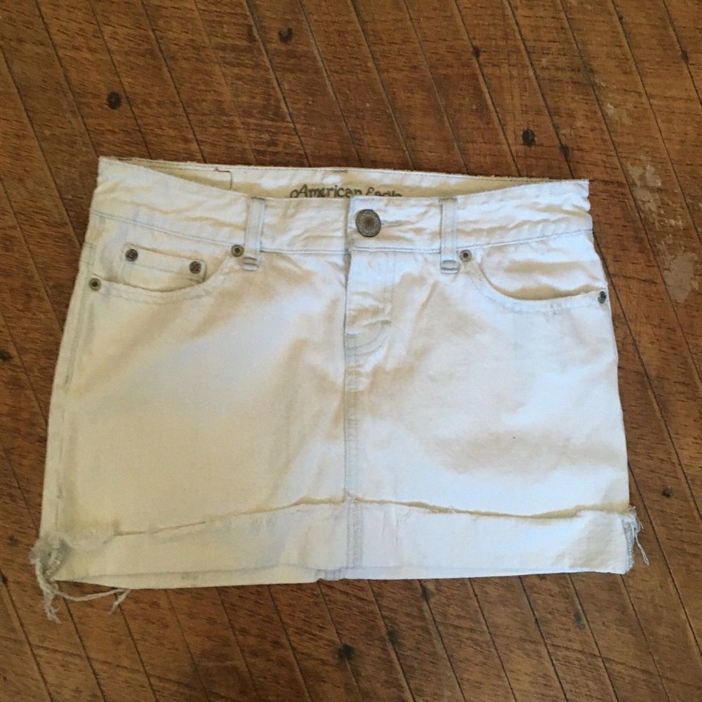 American Eagle bleached white size 4 denim Y2K miniskirt